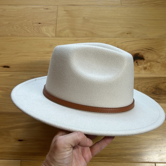 NWT DNMC Cream Vegan Felt Fedora Hat w/Faux Leather Band - Picture 3 of 10